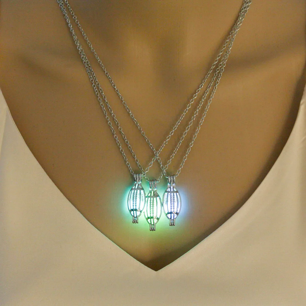 

New alloy popular ladies luminous creative geometric necklace can be opened luminous pendant short clavicle chain
