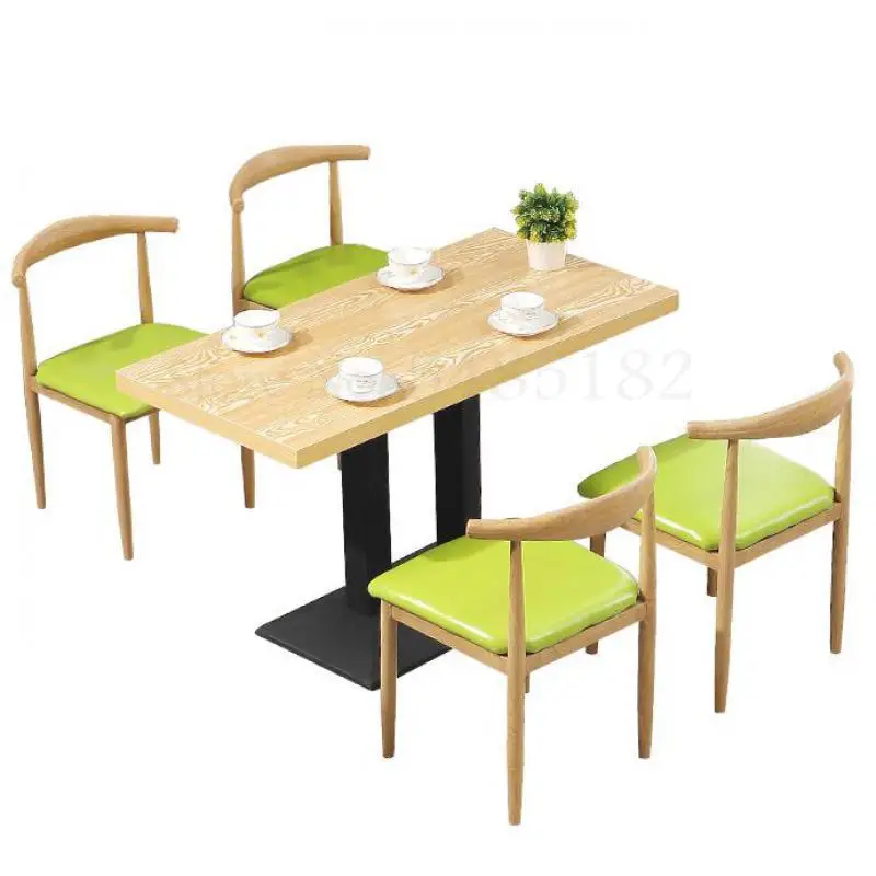 Столики для заведения быстрого питания и стулья сочетание снэк бургеров кафе