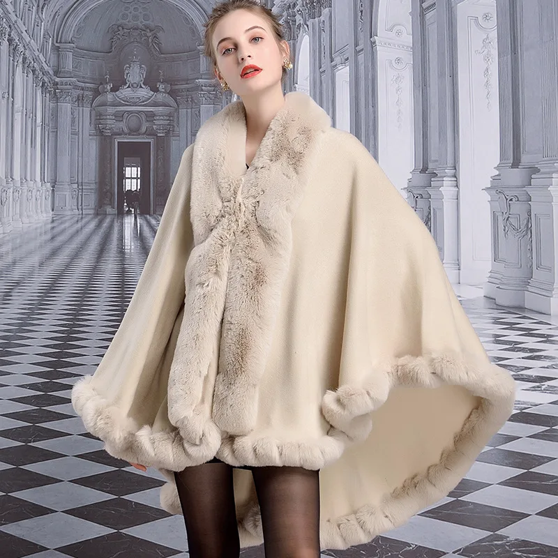 Женское зимнее длинное пончо зеленое с большим воротником из искусственного