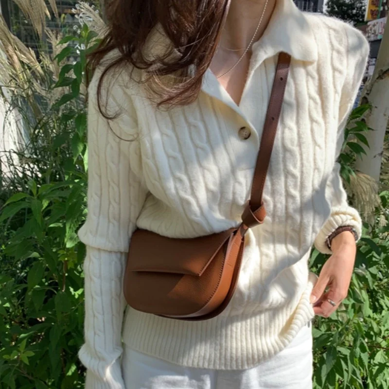 

Пуловер женский однотонный с отложным воротником и длинным рукавом