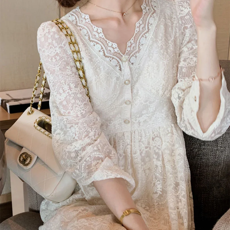 

French Retro Dress Match with Coat Long Dress Hepburn Style White Lace Bottoming Dress for Women Autumn and Winter 2021 New