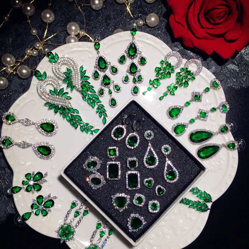 Женские серьги подвески с изумрудами Винтажные из серебра 925 пробы зеленым