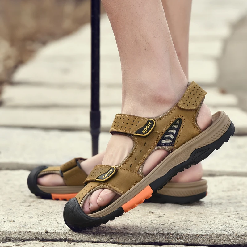

Couple Beach Wear Beach Sandals Men Summer Breathable Mesh Shoes Men's Sneakers 2020 New Casual Safety Man Slippers