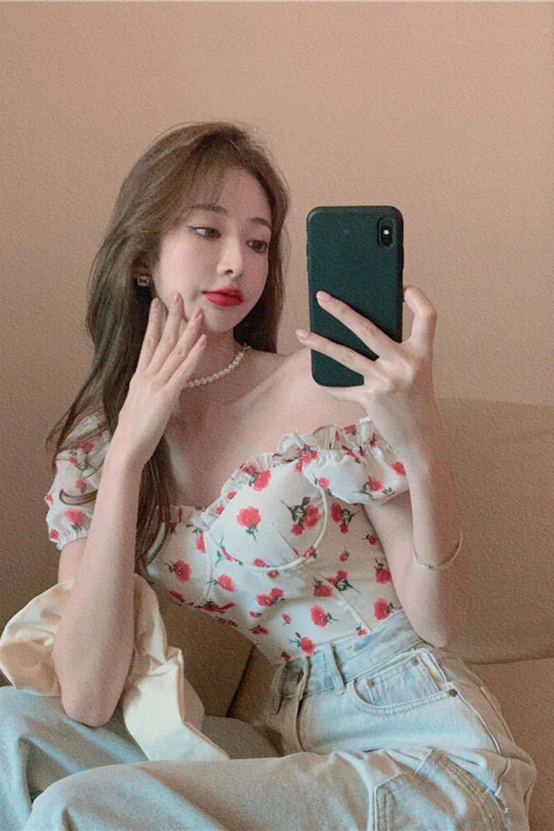 Женские блузки с квадратным вырезом коротким рукавом-фонариком и цветочным