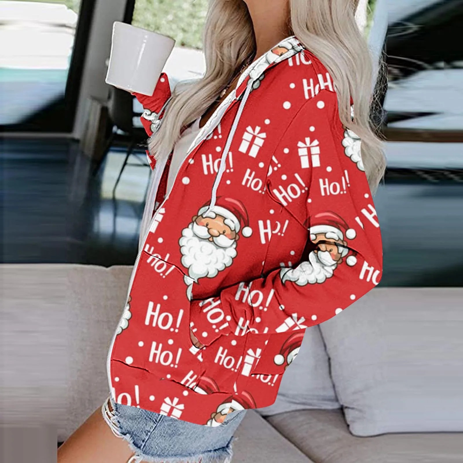 

Женская куртка на молнии с длинным рукавом и принтом Деда Мороза