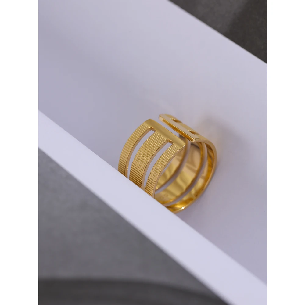 

Yhpup Statement Stainless Steel Geometric Opening Ring Minimalist Gold Color 18 K Metal Engagement Ring for Women Party Gift