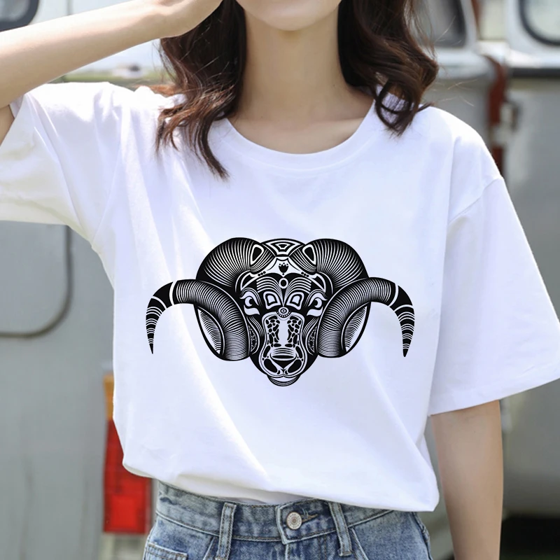 Женская футболка с коротким рукавом круглым вырезом и принтом |