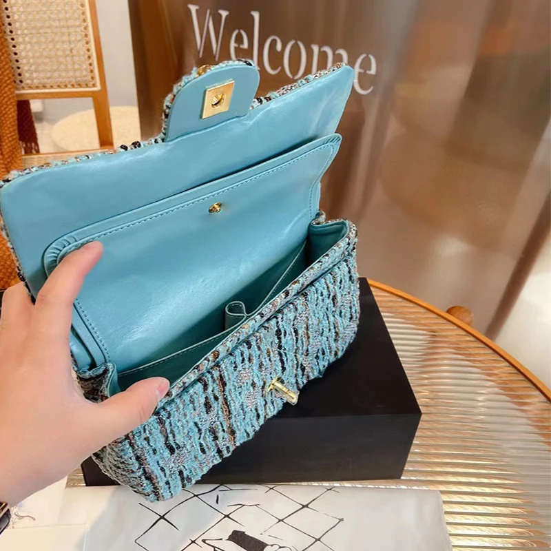 

New hot style ladies square chain bag shoulder bag gorgeous noble fashion all-match diagonal bag autumn and winter must-have