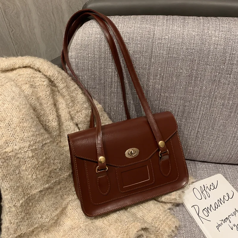 

Fashion Package 2020 Retro Port Wind Bag Female Autumn and Winter Postal Difference Korean Version of The Wilderness Bag