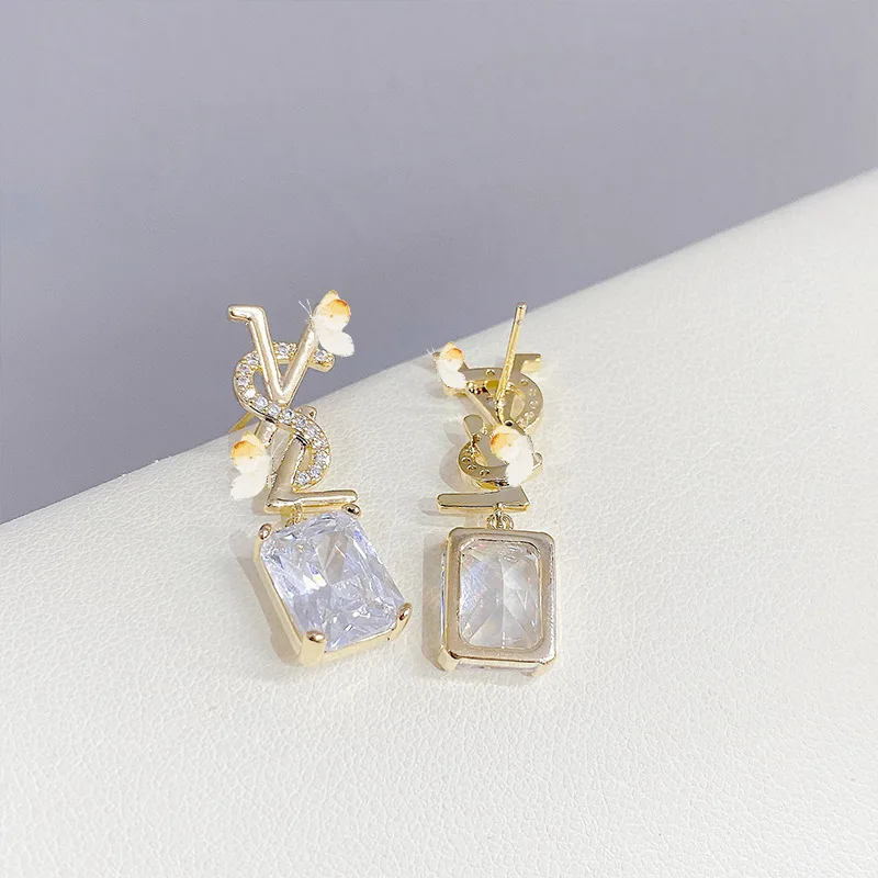 

Hot Sale Exquisite CZ Stud Earrings Unique Delicate Earrings