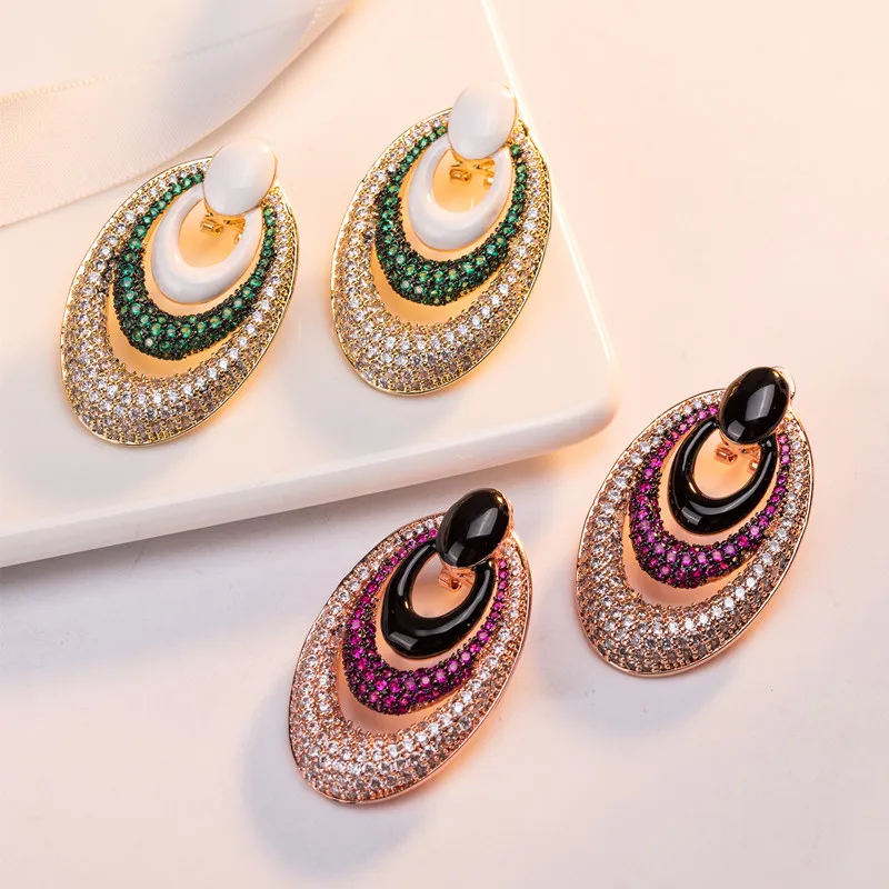 Женские серьги-подвески разных цветов с фианитом 2020