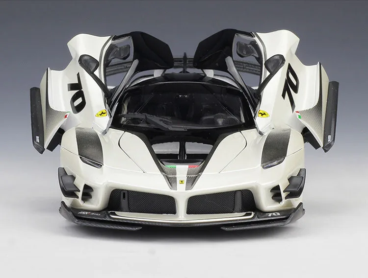 Bburago литая под давлением модель спортивного автомобиля FXX K EVO 1:18 из металлического сплава Высокая симуляция автомобилей с базой Игрушки для мальчиков подарки для мальчиков