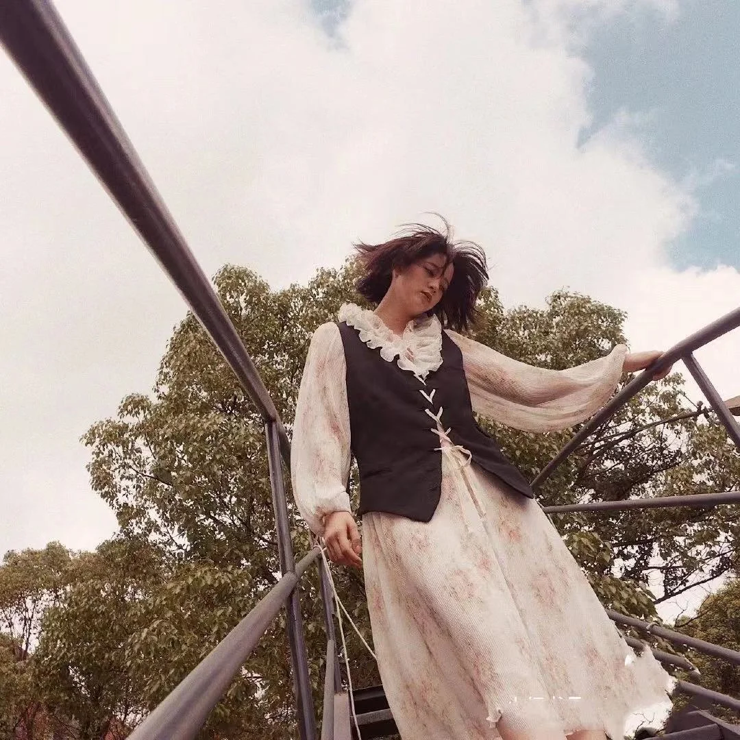 

Женское плиссированное платье-Жоржет с V-образным вырезом и оборками, Осень-зима 2021