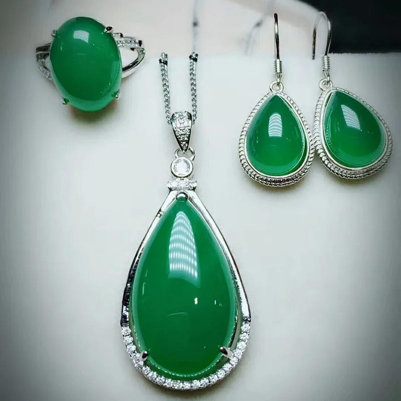 

Original YU XIN YUAN FINE JEWELRY 925 MOSAIC GREEN CHALCEDONY RING EARRINGS AND NECKLACE THREE - PIECE PROM OR SEND A FRIEND.