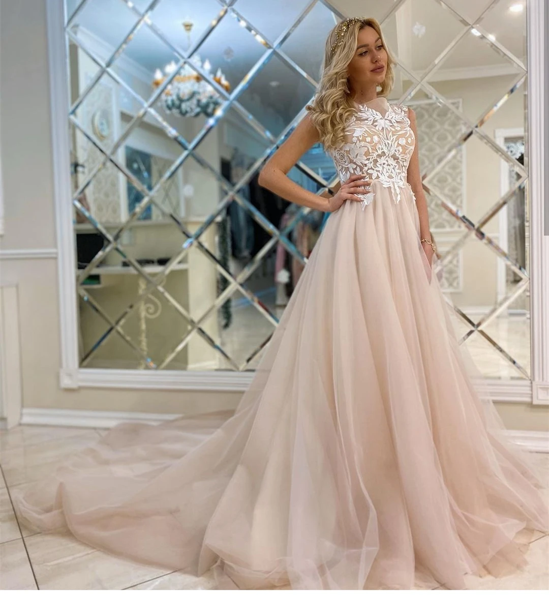 

2021 WeddinG Dress Light Champagne Color Sweep Train Sleeveless Lace Appliques O-Neck Charming For Women Brides Lady Princes
