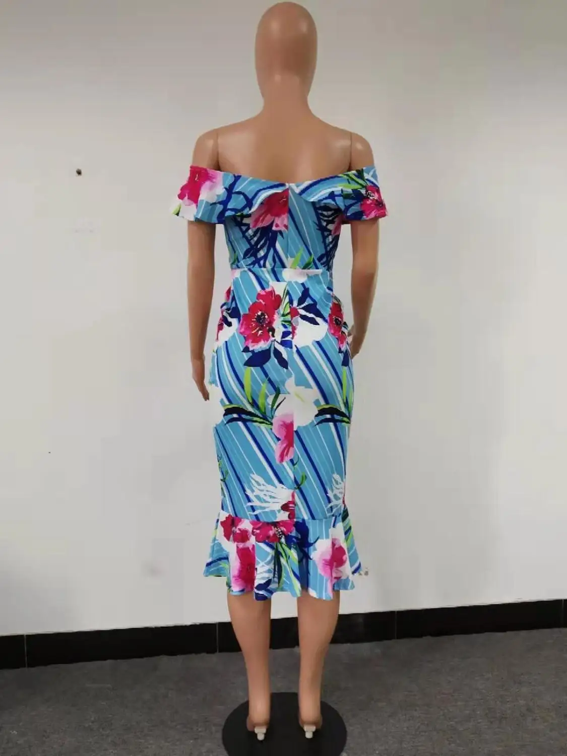 2020 весенне летнее женское приталенное платье с цветочным принтом и вырезом