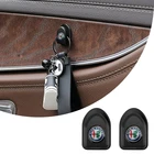 Автомобильный мини-крючок ABS, автомобильная эмблема, самоклеящийся многофункциональный крючок для Alfa Romeo 159 147 Brera Mito Giulietta Giulia 4C 8C 156 GT