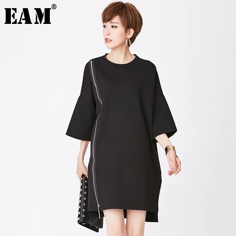Женское платье с круглым вырезом EAM черное длинными рукавами и молнией большие