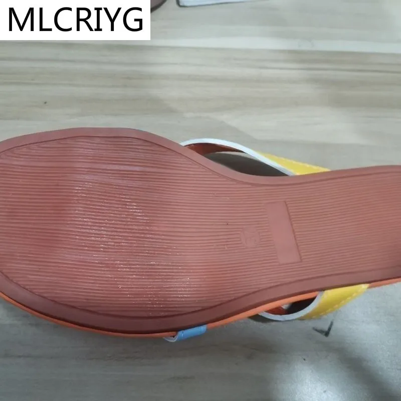 

2021 New Summer Women's Sandals Fashion Metal Decoration Women Pinch Flat Casual Slipper Outdoor Beach Flat Sandals for Woman