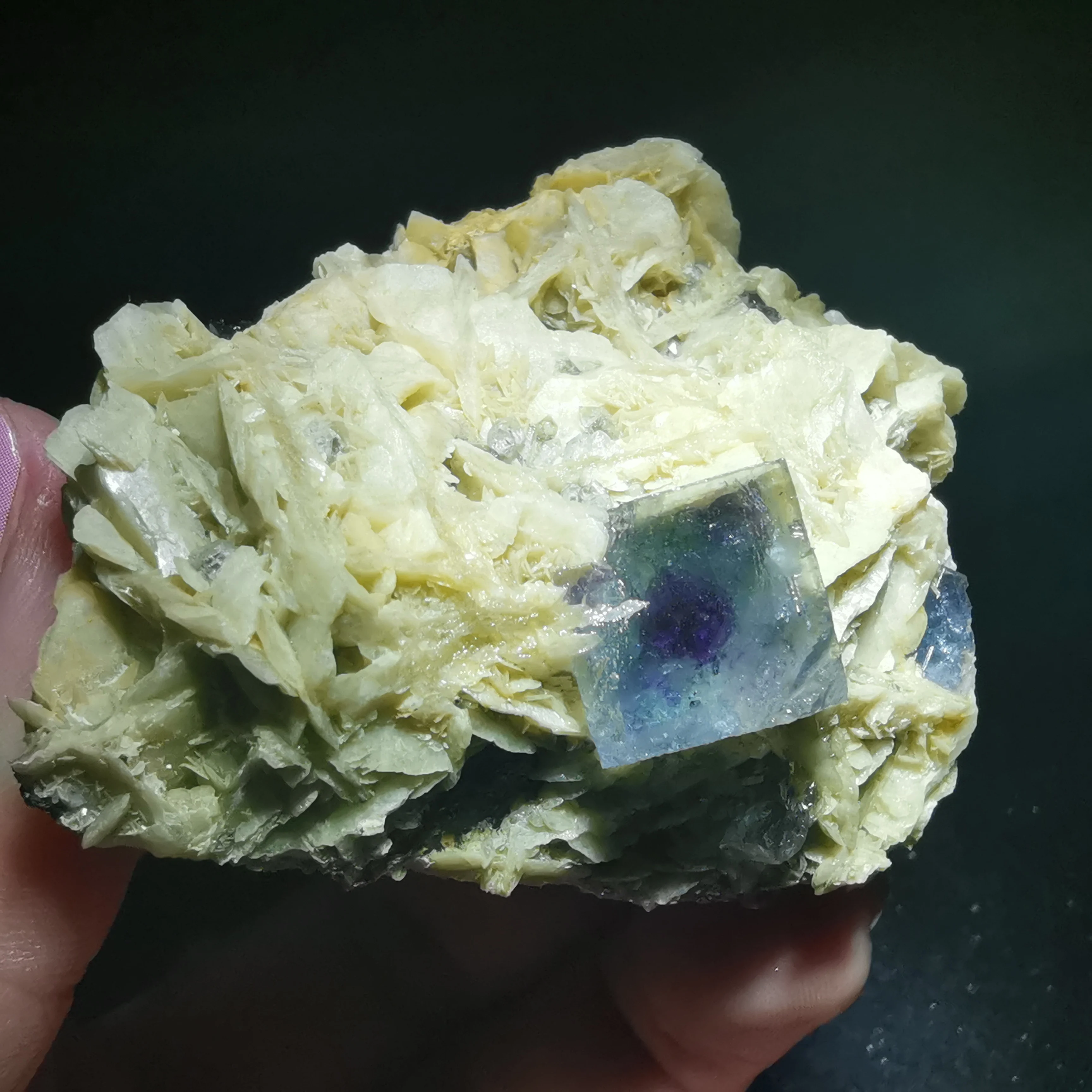 природный минерал фосфора. минералы кольского полуострова пурпурит. минералы фосфора. минералы группы фосфатов. природные фосфаты.