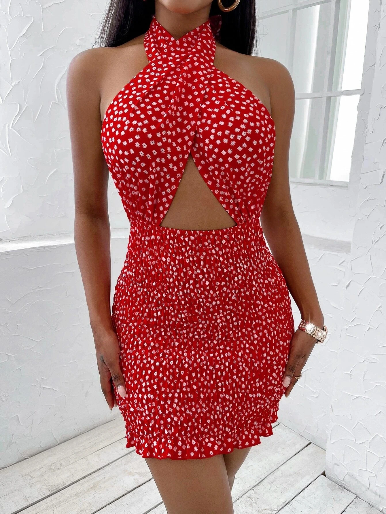 

Women Close-fitting Backless Dress Female Floral Printed Pattern Halter Neck Hollow Out Short Dress for Ladies Green/ Red Yellow