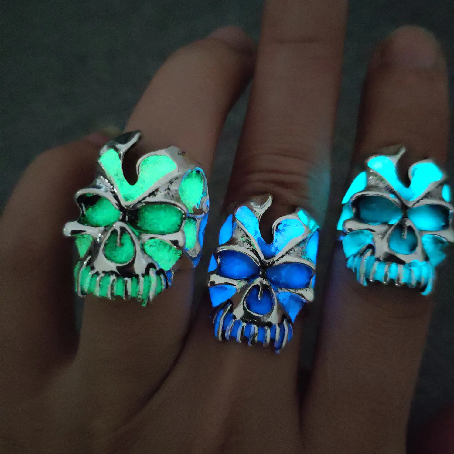 Винтажное регулируемое кольцо в виде черепа для мужчин и женщин светящееся стиле