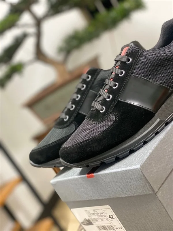 

2021 New Arrival Classics Style Men Running Shoes Action Leather Men Athletic Shoes Outdoor Jogging Sneakers Fast Free Shipping