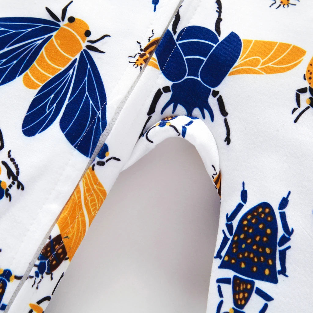 

2021 Stylish Insect Print Long-sleeve Jumpsuit for Baby