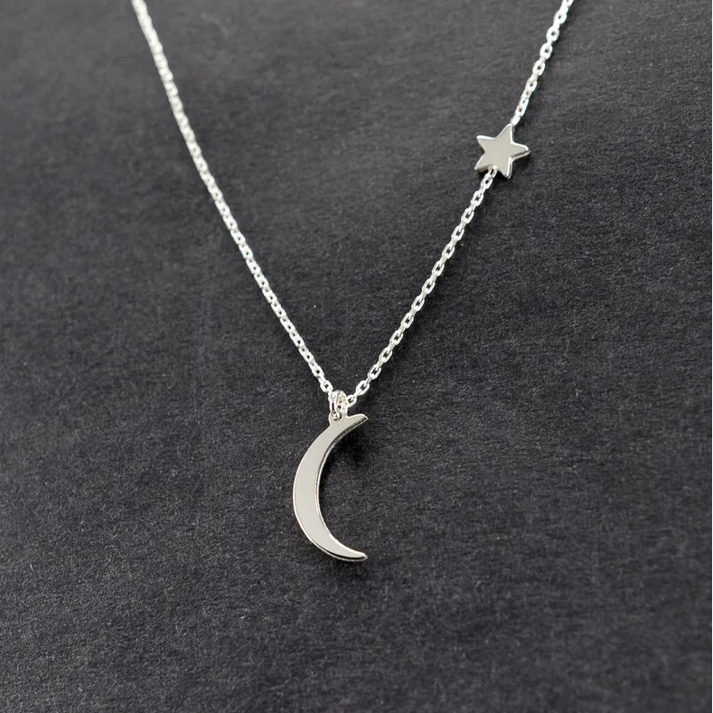 

Simple Star Moon Pendant Necklace Short Clavicle Chain for Women New Statement Necklace Fashion Jewelry Cheap Birthday Gift