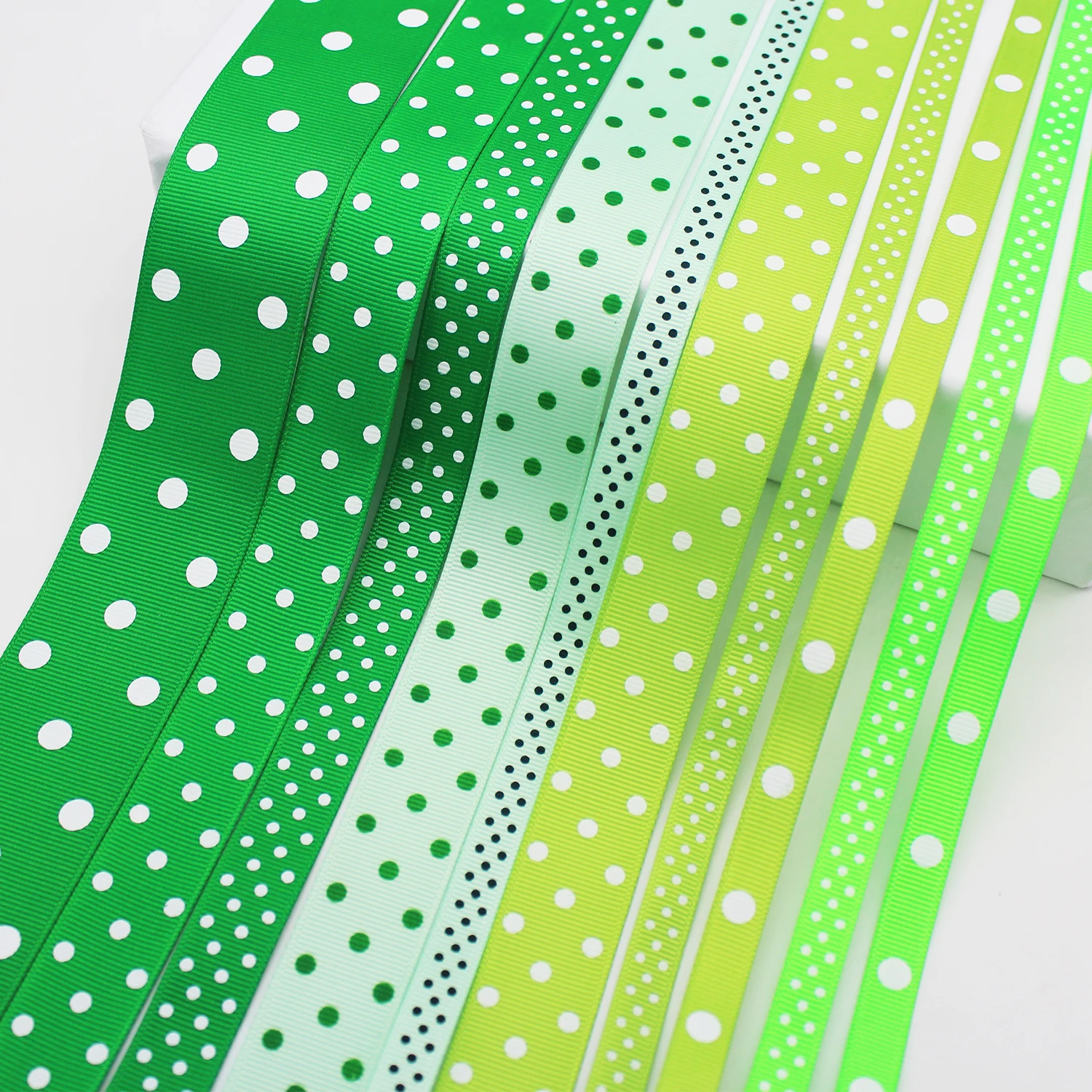 Смешанные зеленые печатные корсажные ленты в горошек Женская елка поделки