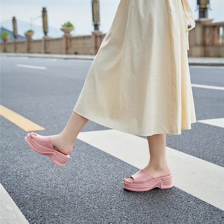 Summer 2022 New Thick-soled Slippers Women Fashion PVC Slides Women Indoor Outer Wear Wedge Sandals Slippers Beach Shoes Women