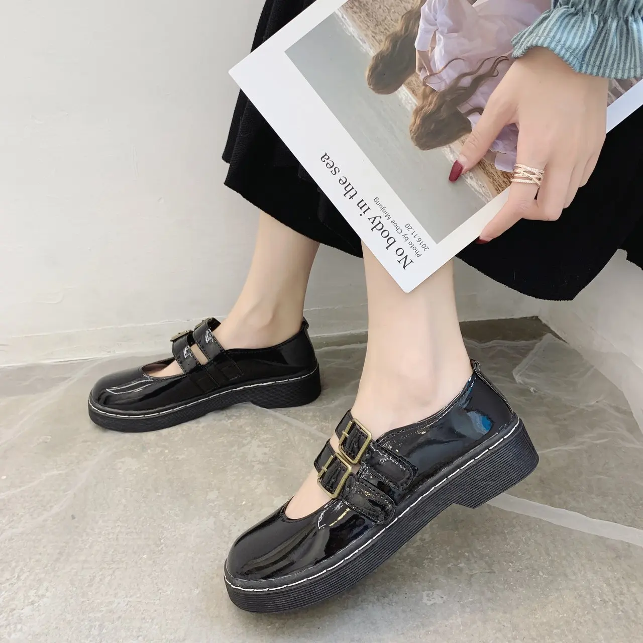 

Women Flat Shoes 2021 New Fashion Buckle Strap Office Loafers Shoes Ladies Slip-on Round Toe Black Leather Flats Women Shoes