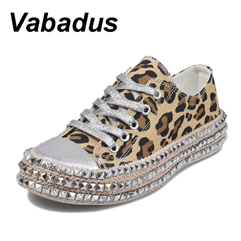 Vabadus леопардовые парусиновые туфли женские модные кроссовки с заклепками