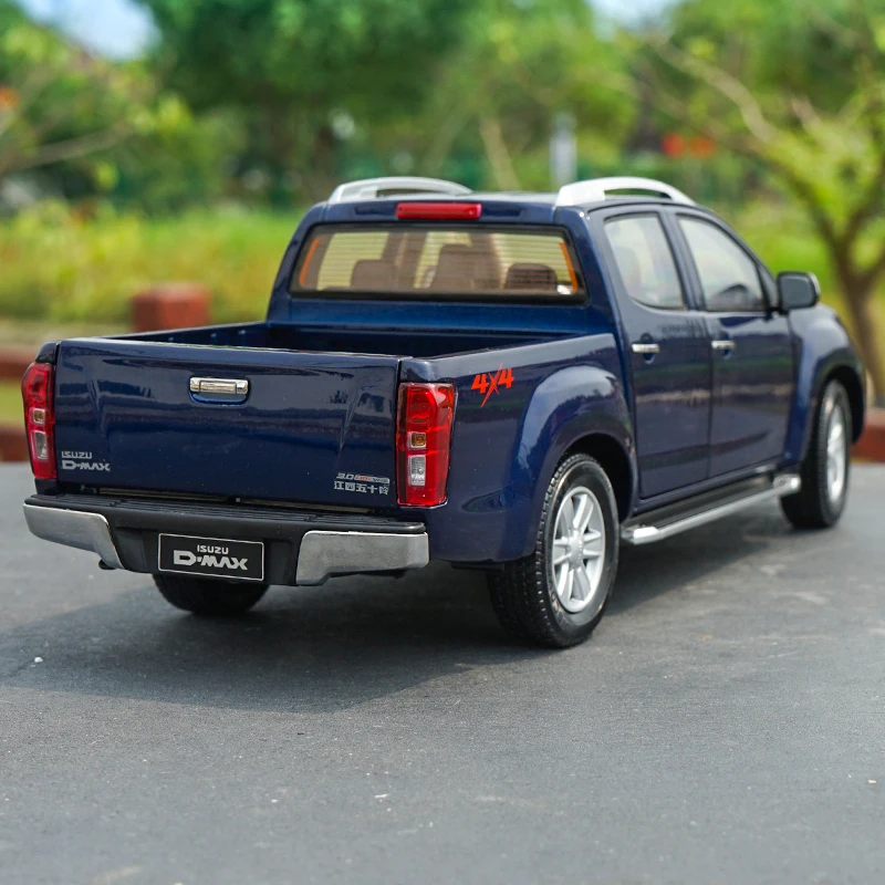 Высокая имитация 1:18 ISUZU D-MAX сплав пикап модель металлический литой автомобиль игрушка для детей подарки коллекция игрушек