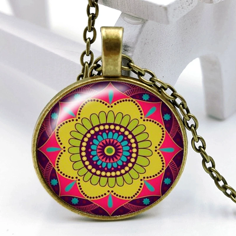 

2020 New 3 Color Necklace Glass Convex Round Personality Ethnic Wind Mandala Pattern Pendant Necklace Gift Wholesale