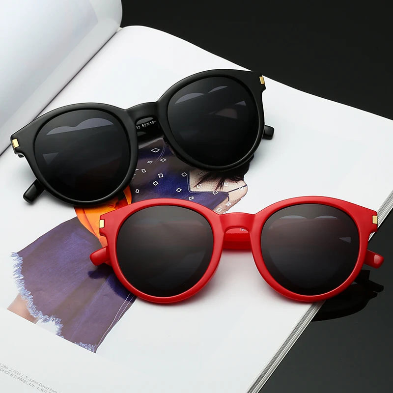 

Love Heart Sunglasses Women Round Vintage Christmas Gift Black Pink Red Heart Shape Sun Glasses for Women Uv400