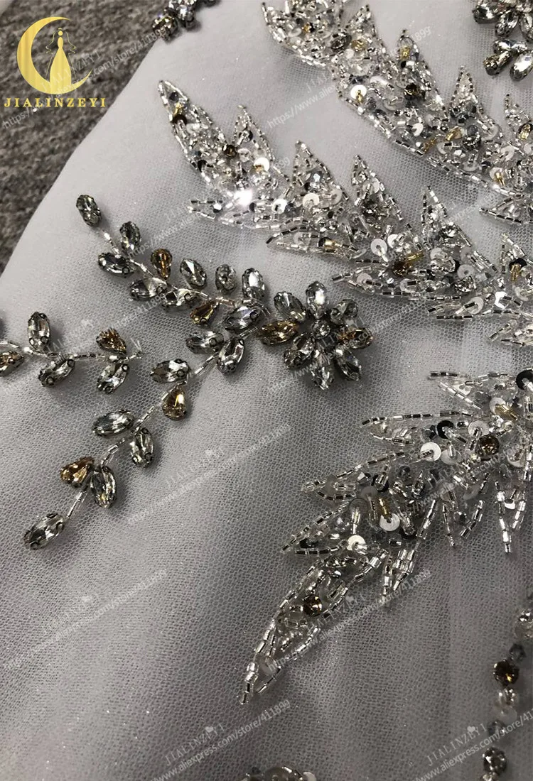 Рисунок 5 - Платье для выпускного вечера длиной ниже колена