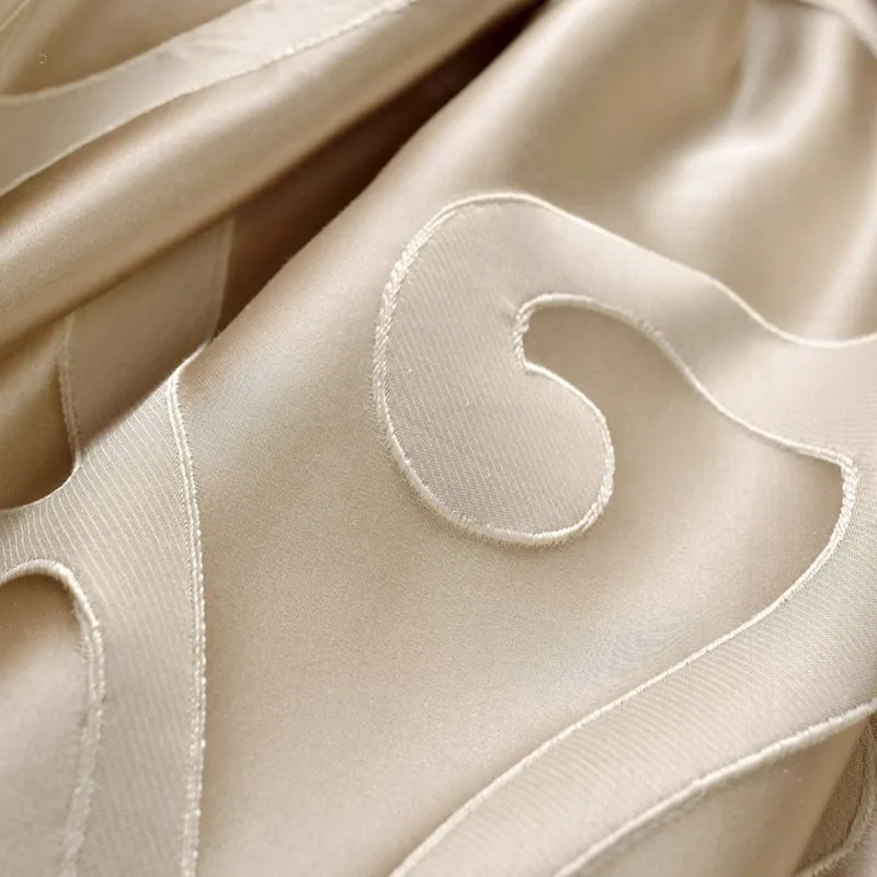 

Modern Curtains for Living Dining Room Bedrooms High-precision Jacquard Fabric Simple Wind Curtain Available In Two Colors