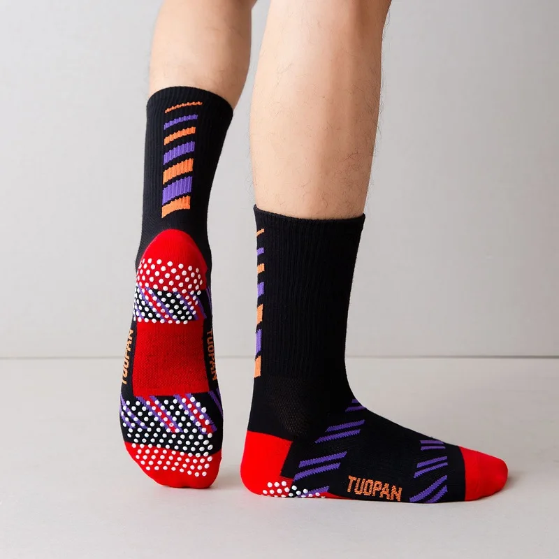 

New style cotton dot glue wear-resistant non-slip sports socks color matching middle tube men's socks outdoor striped stockings