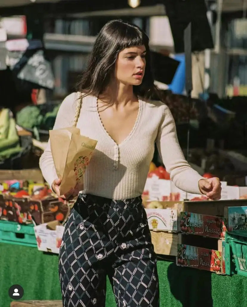 

Осень-зима 2021 Новинка волнистый край V-образный вырез шерстяной приталенный вязаный свитер