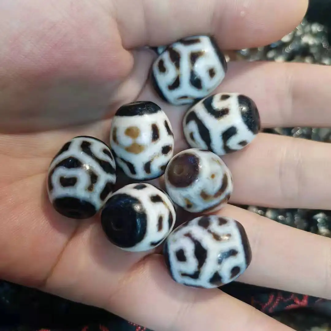 

1pcs/lots Natural Agate Daluo Bead Buddha Heart Six Eyes Dzi Ancient Sacred object Wholesale National customs kralen diy chain