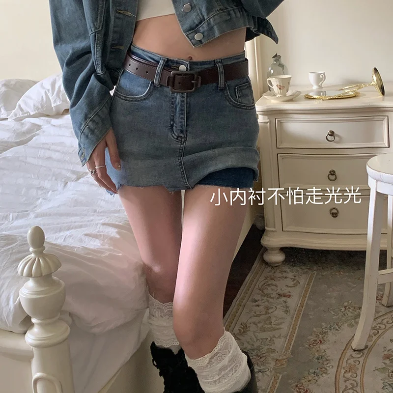 Женская короткая джинсовая куртка с высокой талией |