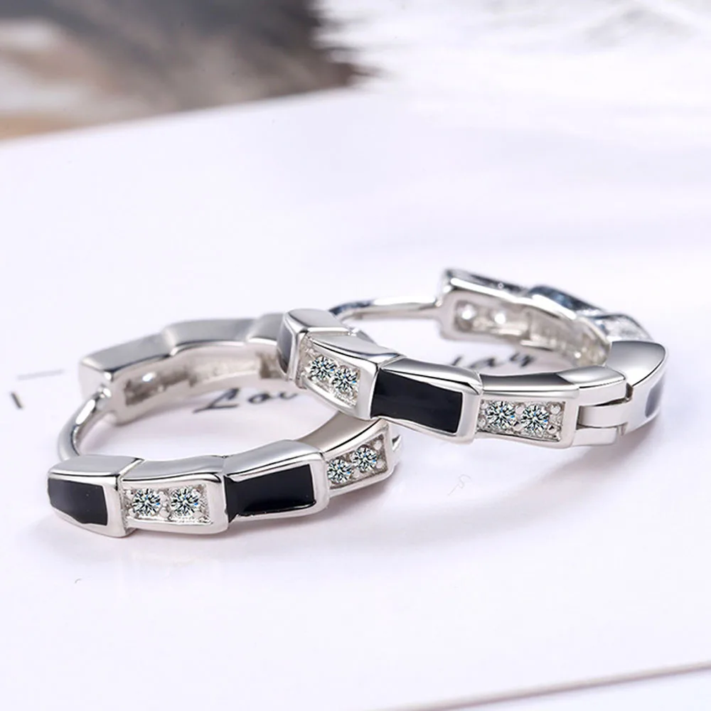 

In 2021, The Korean Fashion Exquisite Earrings, Temperament Woman Small Pure And Fresh Jewelry Gifts
