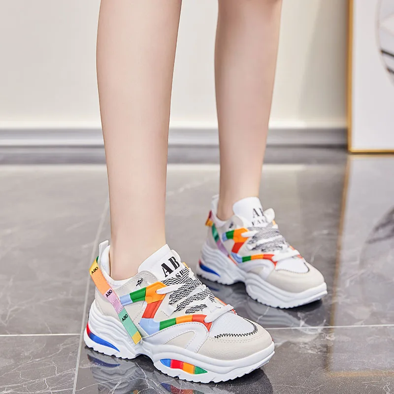 Женские кроссовки на толстой подошве повседневные дышащие черного и белого