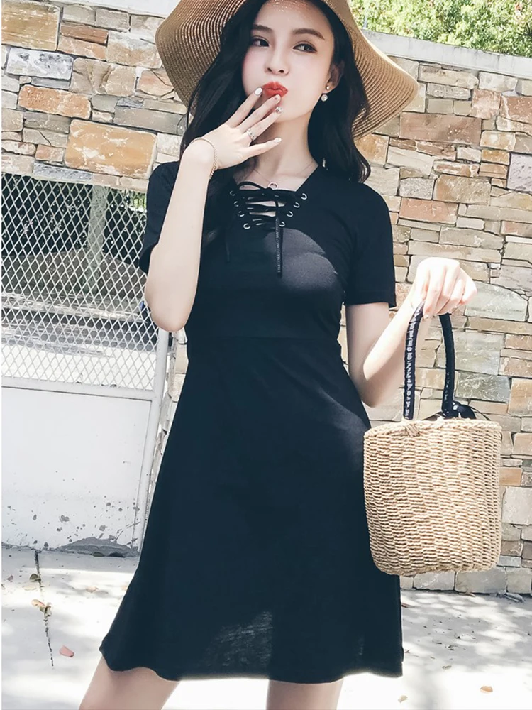 Женское облегающее платье с коротким рукавом черное платье-мини V-образным