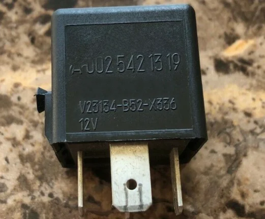 

A0009828023 Original Fuel Pump Relay for Mercedes 600SL C230 C280 C36 CL500 CL600 E300 S350 A0025421319 0025421319 0009828023