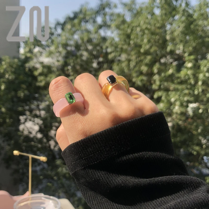 

ZN Minimalist Fashion Jewelry Korean Creative Inlay Colorful Rectangle Transparent Acrylic Geometric Resin Rings Romantic Gifts