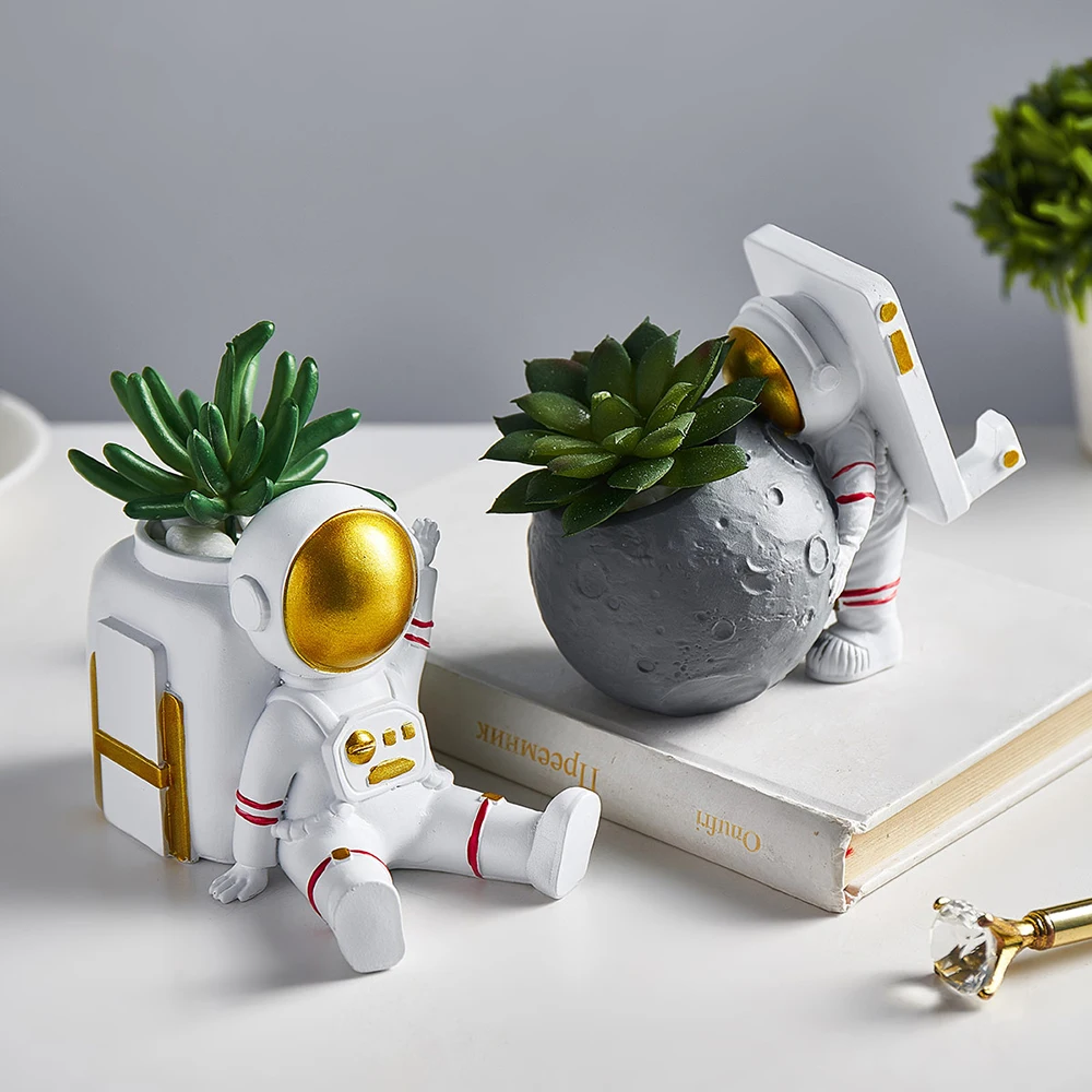 

Astronaut Resin Vase Home Decoration Accessories Modern Flower Vase Study Desk Countertop Vase Multi-purpose Small Potted Plant