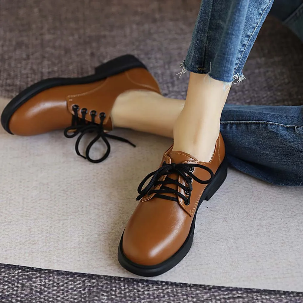 

Женские туфли-броги на низком каблуке, со шнуровкой