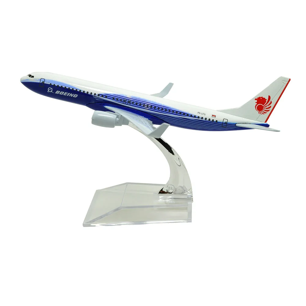Династия Тан (TM) 1:400 16 см Боинг B737 с изображением Льва голубого цвета